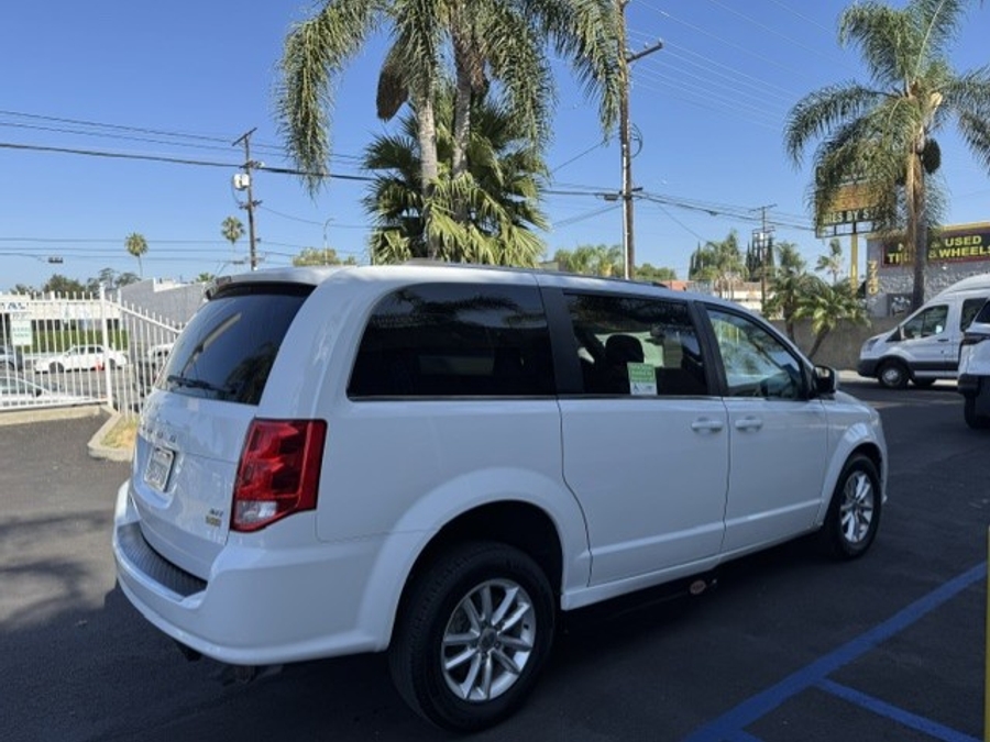  Dodge Grand Caravan image number 3