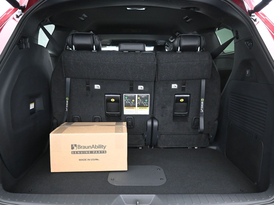 New 2025 Toyota Sienna Hybrid XSE Sport - BraunAbility Side Entry Entry Fold Out Automatic Ramp