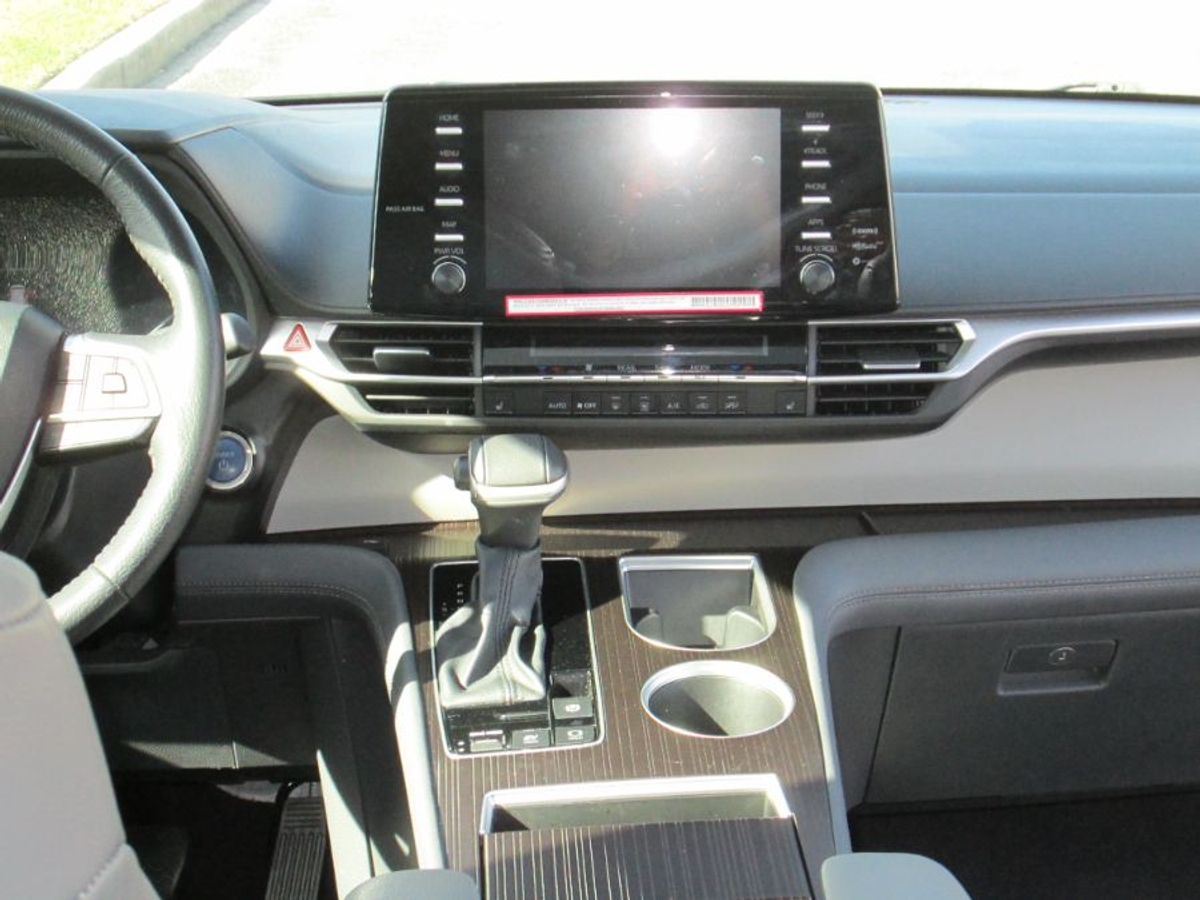 2024 TOYOTA SIENNA - Image 9