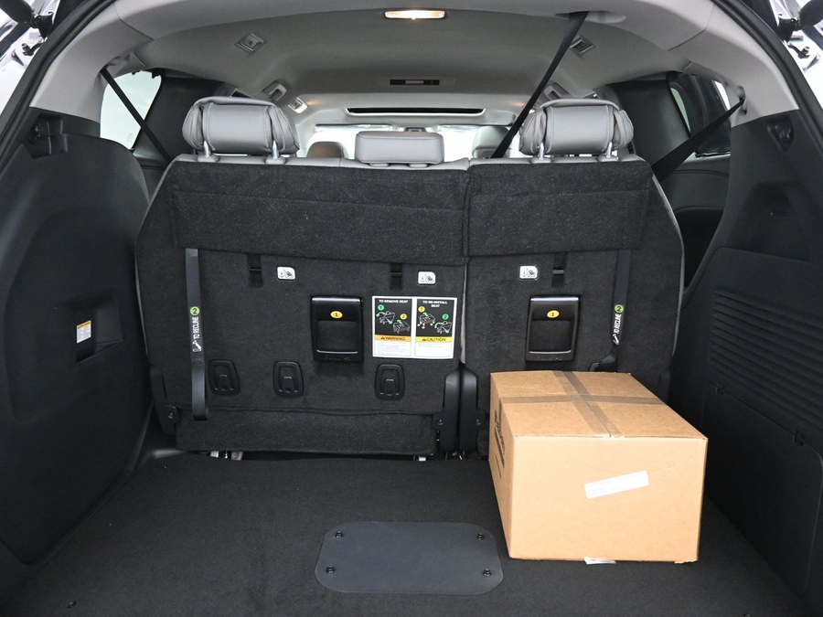 Imagen de la Toyota Sienna negra número 12