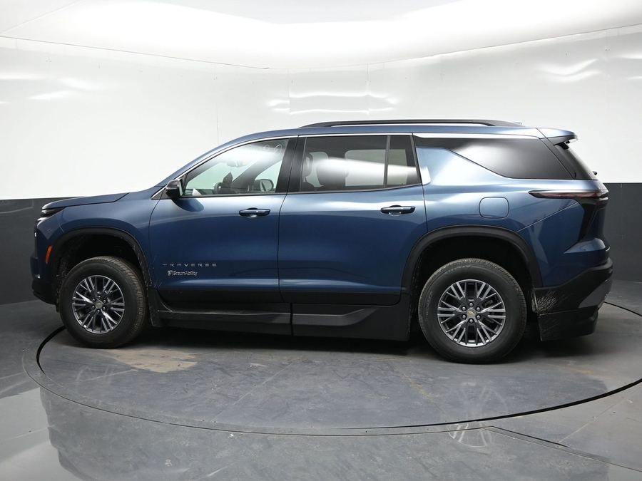 New 2026 Chevrolet Traverse 1LT - BraunAbility Side Entry In Floor Automatic Ramp