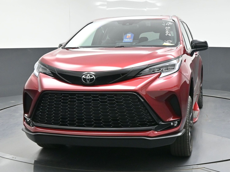 New 2026 Toyota Sienna Hybrid XSE Sport - BraunAbility Side Entry In Floor Automatic Ramp