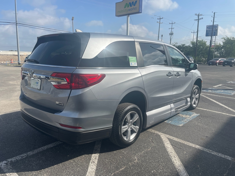 2020 Honda Odyssey EX-L - Photo 9