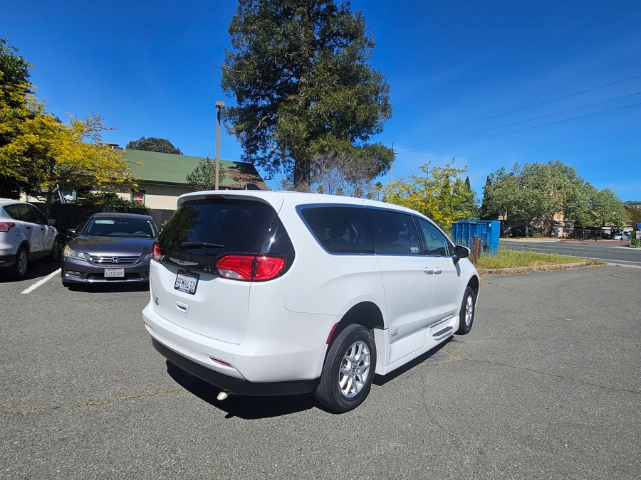 Used 2022 Chrysler Voyager LX - VMI Side Entry Entry In Floor Automatic Ramp