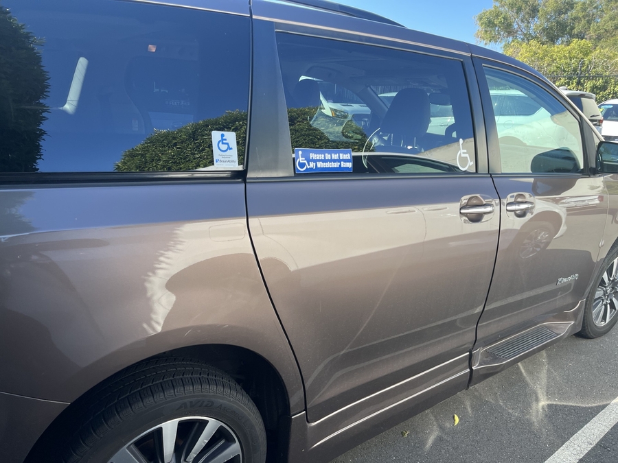 Used 2019 Toyota Sienna XLE Base - BraunAbility Side Entry Entry Fold Out Automatic Ramp