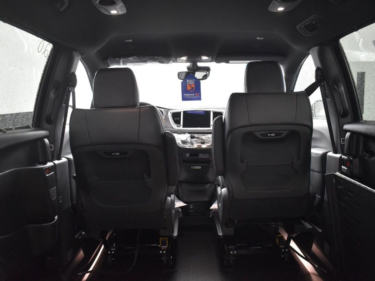 2025 CHRYSLER PACIFICA - Image 15