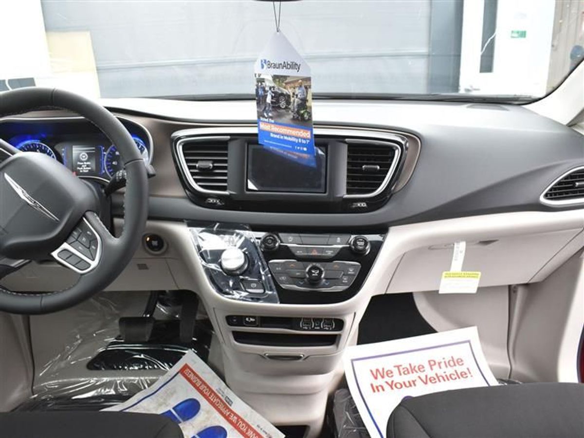 2023 CHRYSLER VOYAGER - Image 17