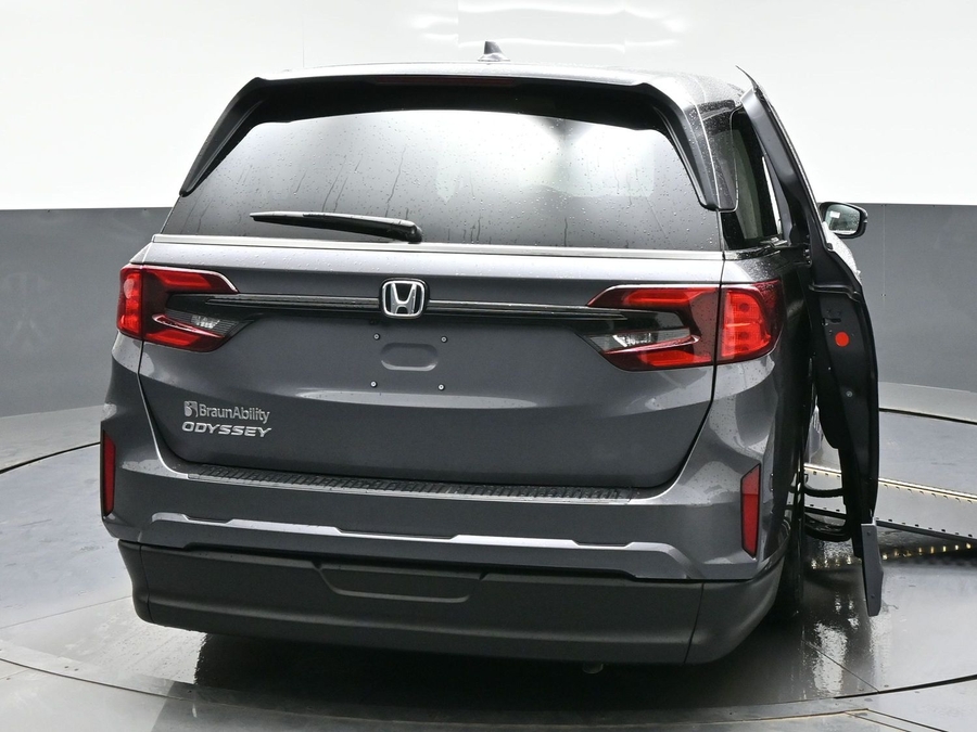Grey Honda Odyssey image number 5