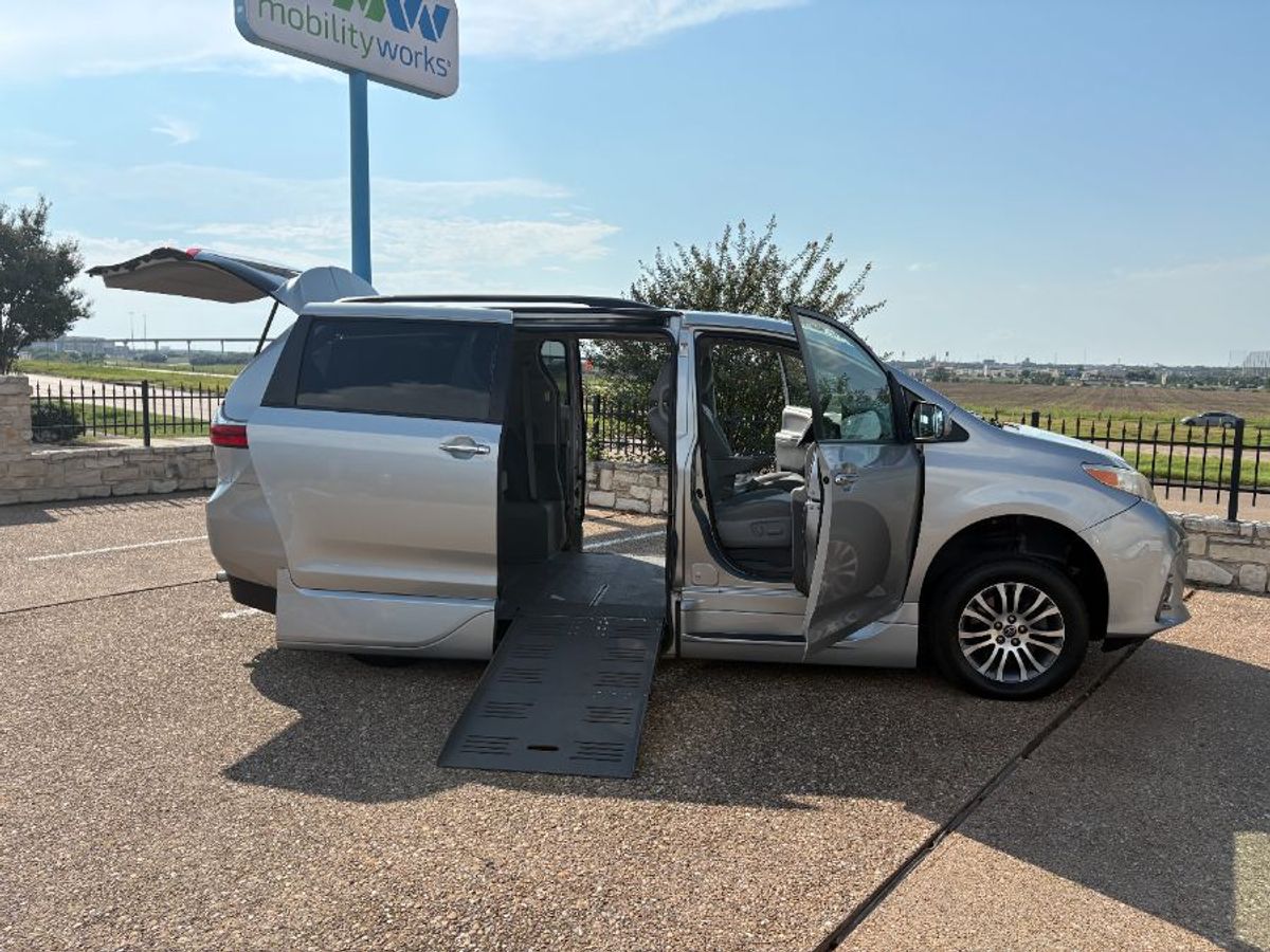 2020 TOYOTA SIENNA - Image 5