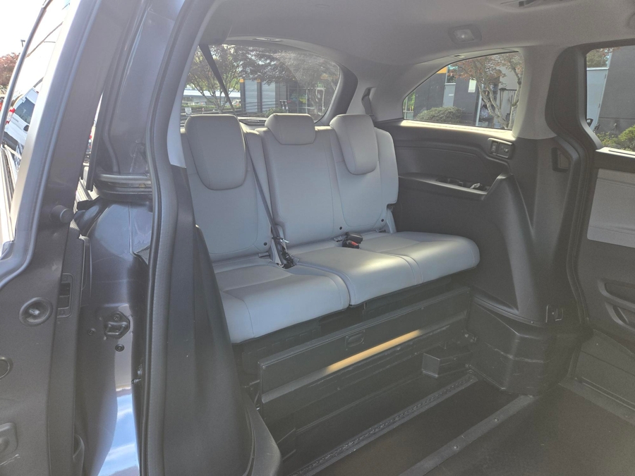 Used 2019 Honda Odyssey EX-L - BraunAbility Side Entry Entry In Floor Automatic Ramp