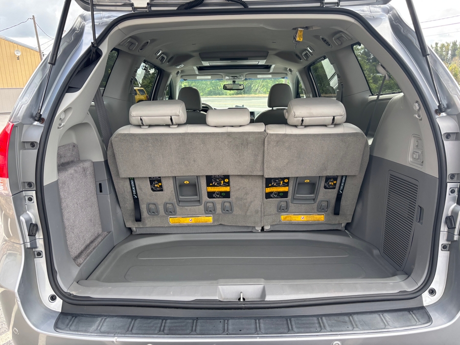 Used 2013 Toyota Sienna XLE - VMI Side Entry In Floor Automatic Ramp
