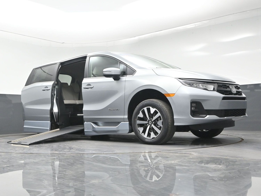 New 2026 Honda Odyssey EX-L - BraunAbility Side Entry In Floor Automatic Ramp