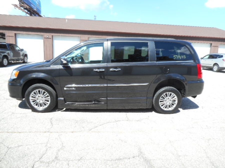 Mocha Java Pearl Chrysler Town and Country image number 10