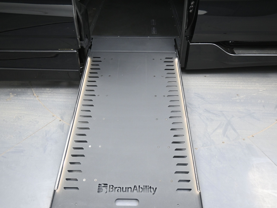 New 2026 Honda Odyssey Touring - BraunAbility Side Entry In Floor Automatic Ramp