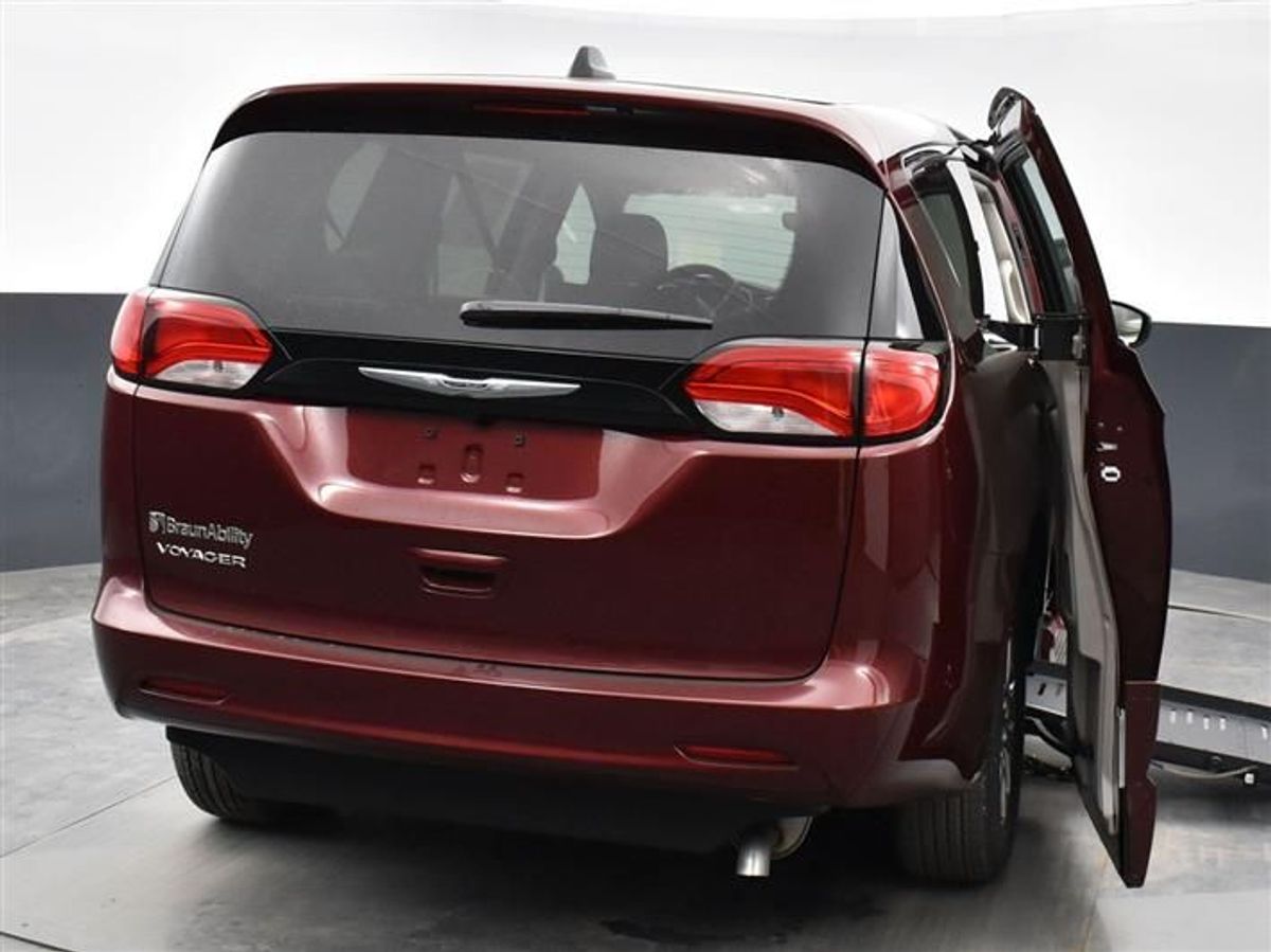 2023 CHRYSLER VOYAGER - Image 12