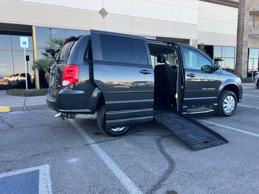 Used 2011 Dodge Grand Caravan Express -  Side Entry Entry Fold Out Manual Ramp