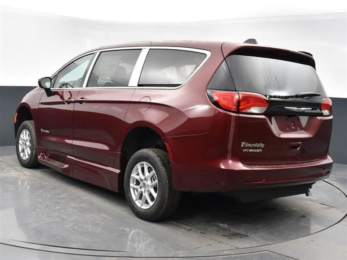 2023 CHRYSLER VOYAGER - Image 10