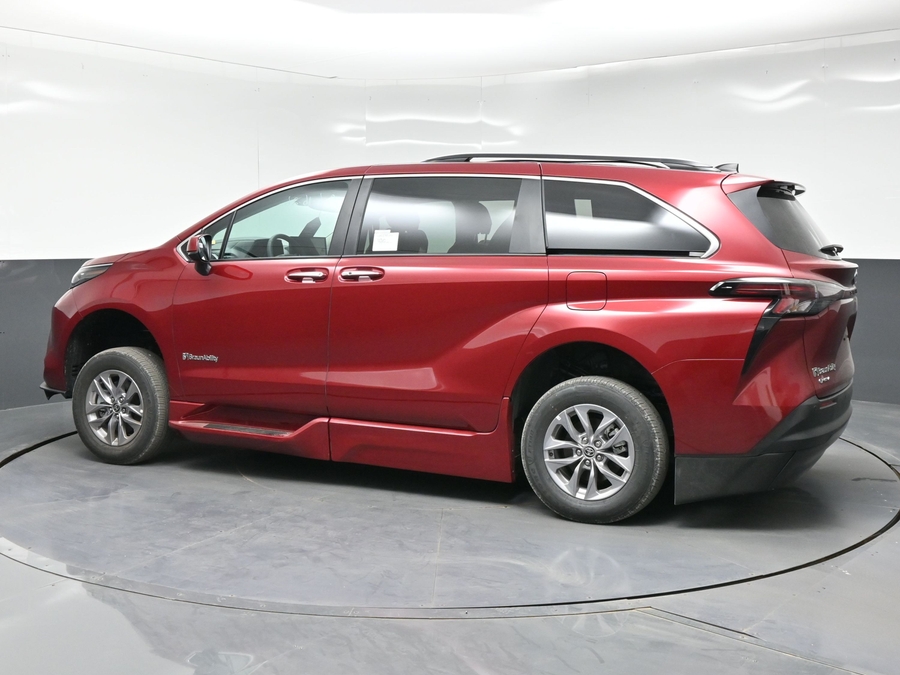 New 2026 Toyota Sienna Hybrid XLE Add - BraunAbility Side Entry Fold Out Automatic Ramp