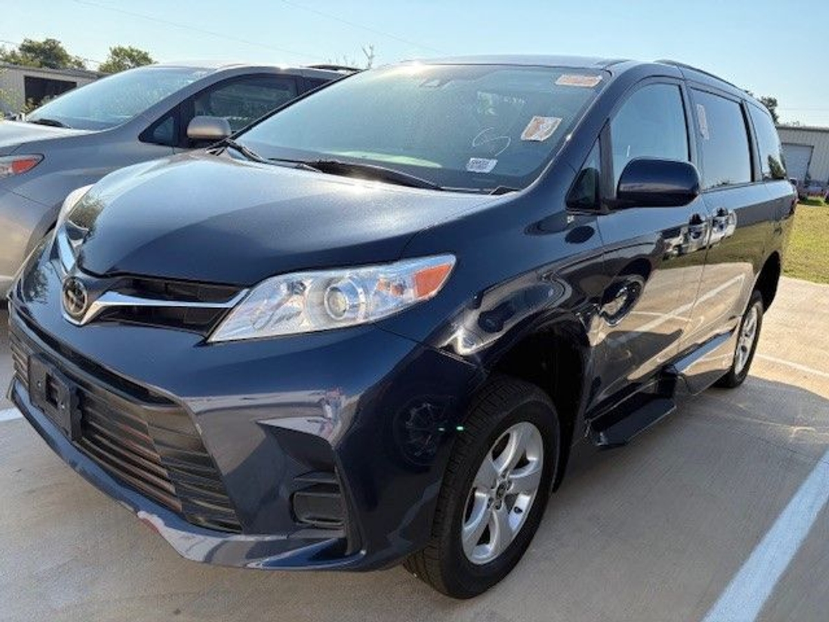Wheelchair Van Used 2020 Toyota Sienna LS064303