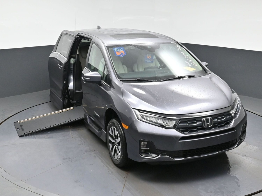 Grey Honda Odyssey image number 19
