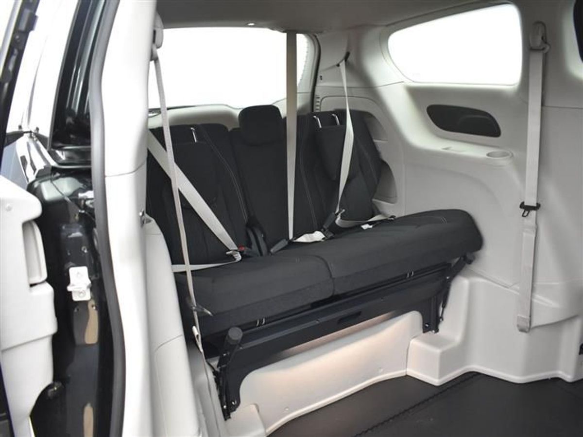 2023 CHRYSLER VOYAGER - Image 16