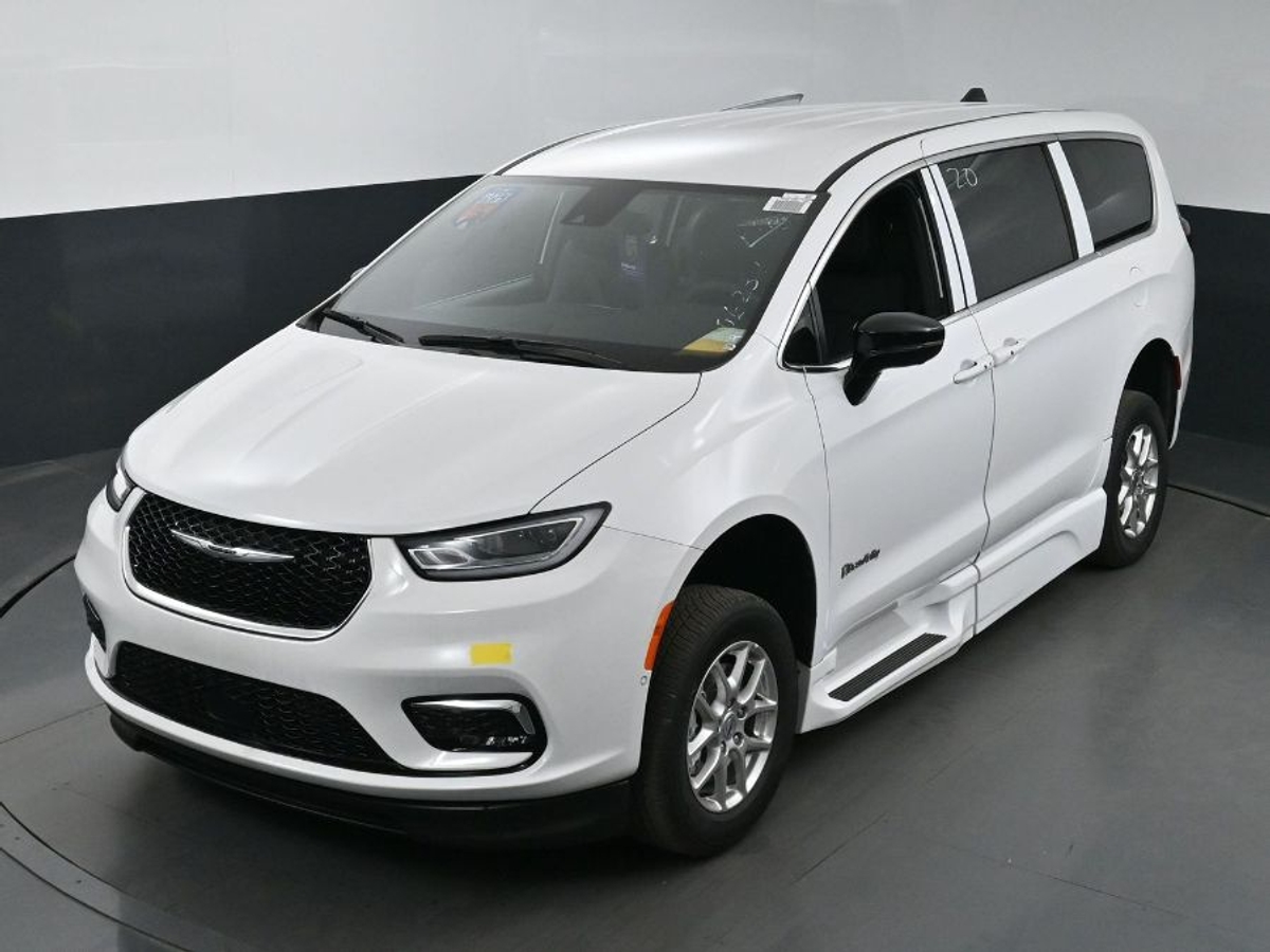 2025 CHRYSLER PACIFICA - Image 23