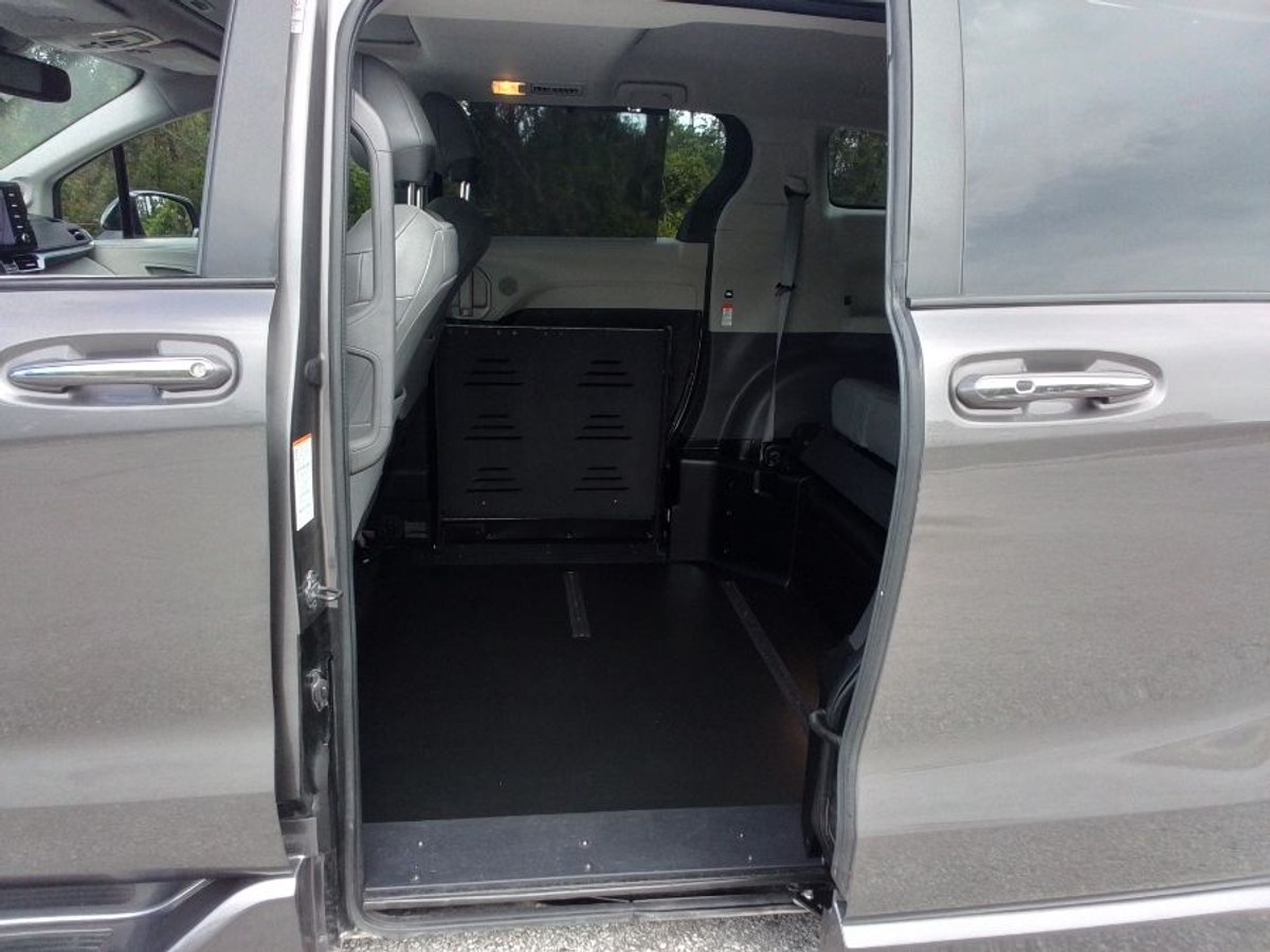 2023 TOYOTA SIENNA - Image 5