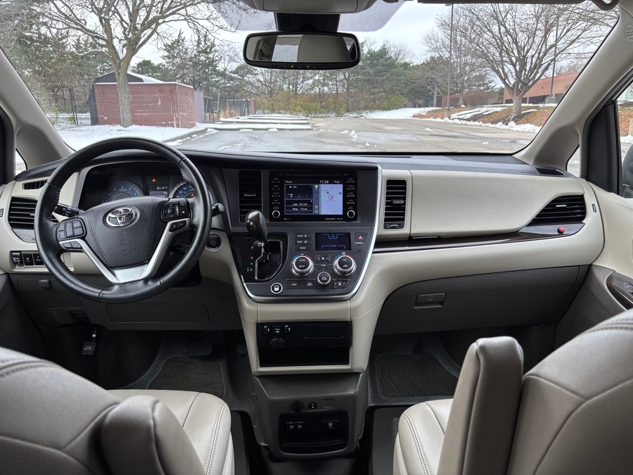 Used 2019 Toyota Sienna XLE Base - BraunAbility Side Entry Entry Fold Out Automatic Ramp