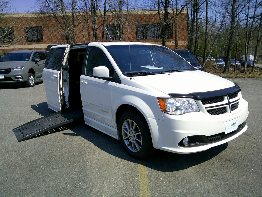 White Dodge Grand Caravan with Side Entry Automatic Fold Out ramp