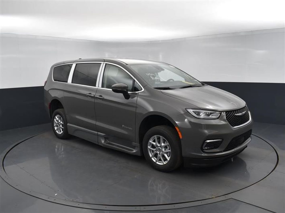 2023 CHRYSLER PACIFICA - Image 12