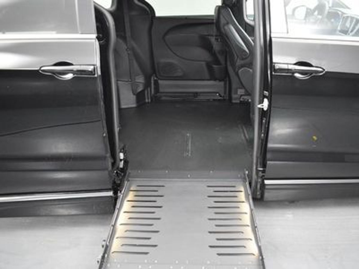 2025 Chrysler Pacifica Select - Photo 9
