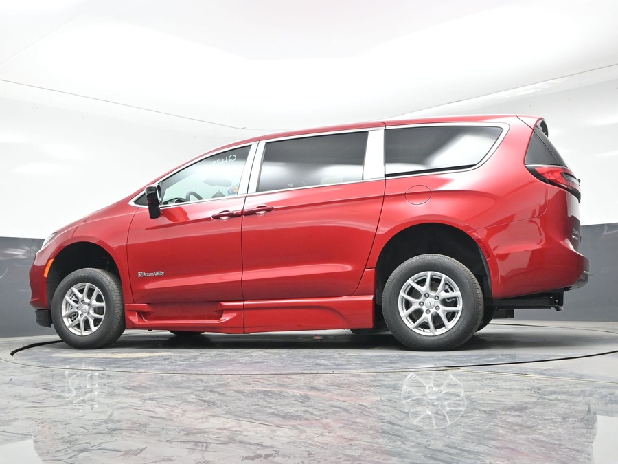 Red Chrysler Pacifica image number 16