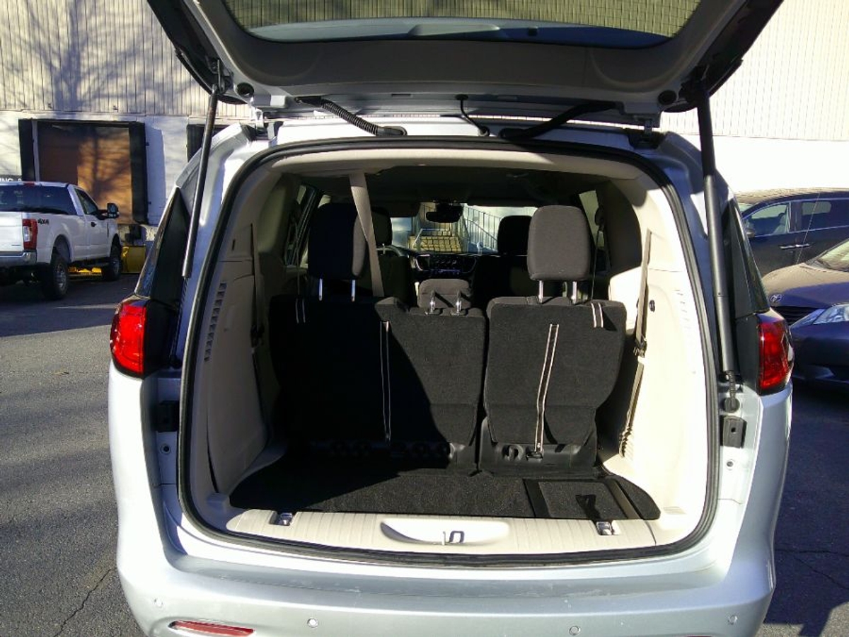 2023 CHRYSLER VOYAGER - Image 9