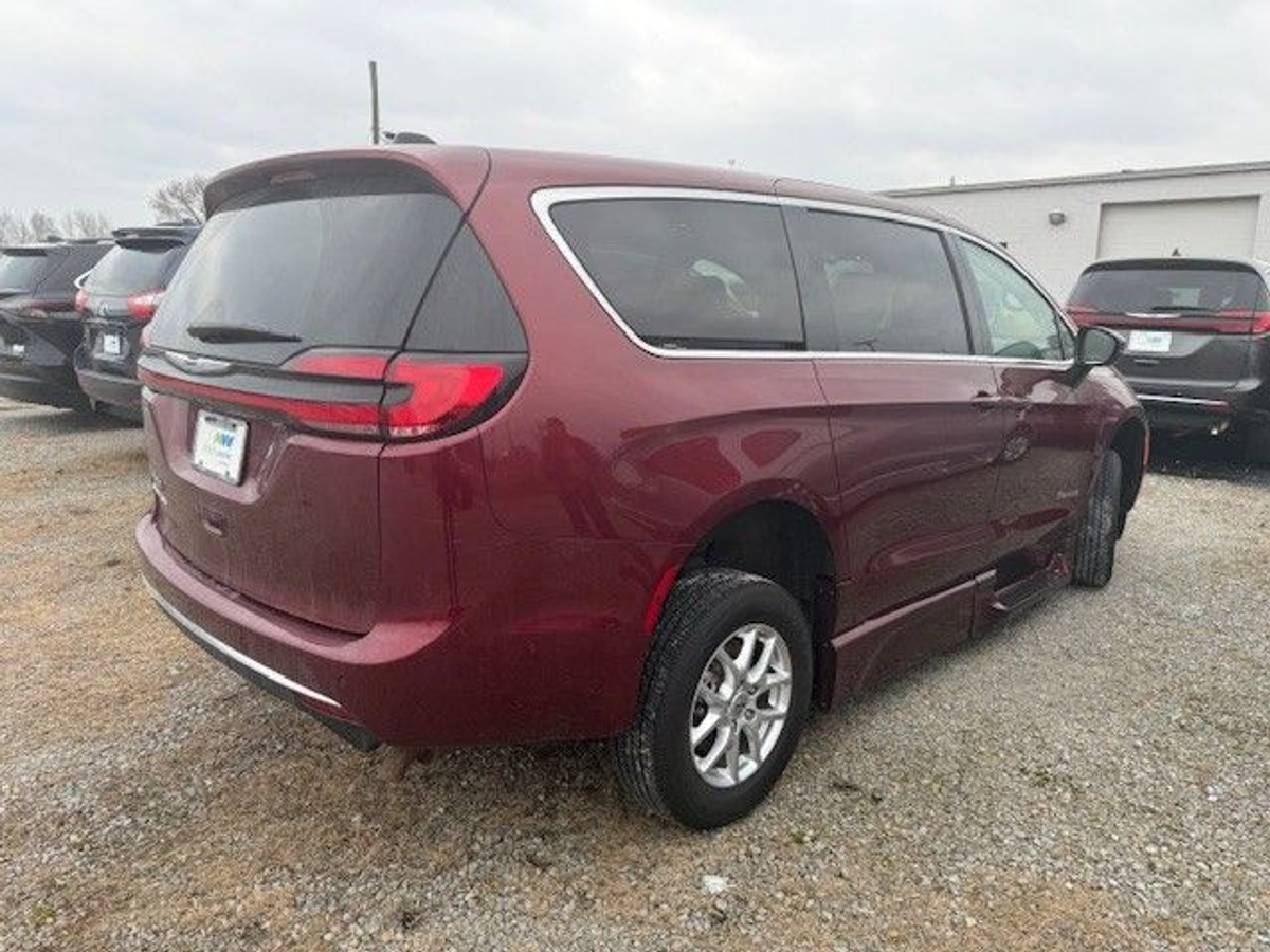 Red Chrysler Pacifica image number 5