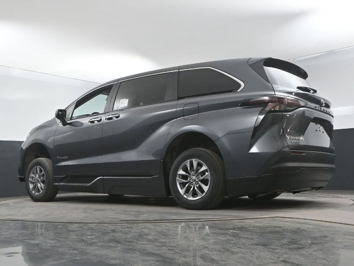 2025 TOYOTA SIENNA - Image 21