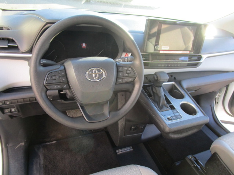 New 2025 Toyota Sienna Hybrid LE AWD w MID ROW - Vantage Mobility Commercial Side Entry Entry In Floor Manual Ramp