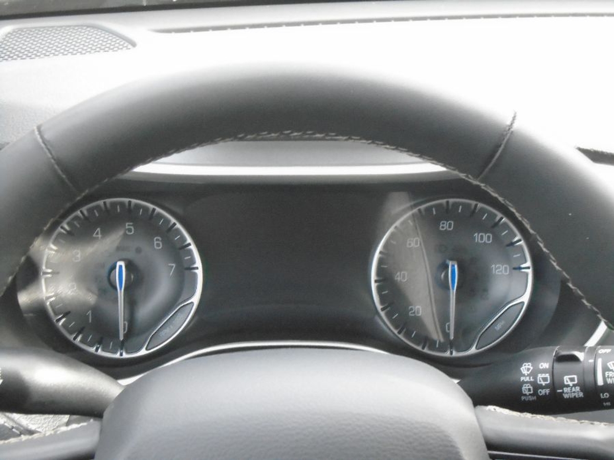 2023 CHRYSLER PACIFICA - Image 4