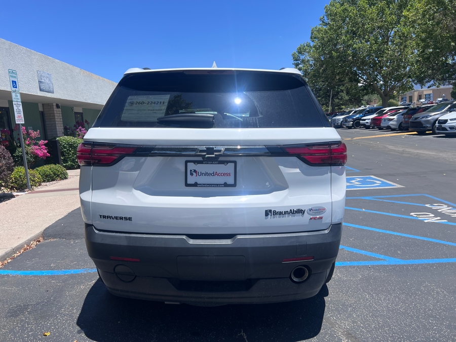 Used 2023 Chevrolet Traverse 2LT - BraunAbility Side Entry In Floor Automatic Ramp