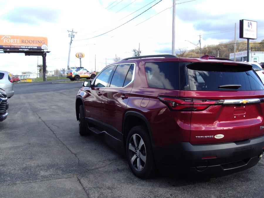 Used 2023 Chevrolet Traverse 3LT - BraunAbility Side Entry Entry In Floor Automatic Ramp