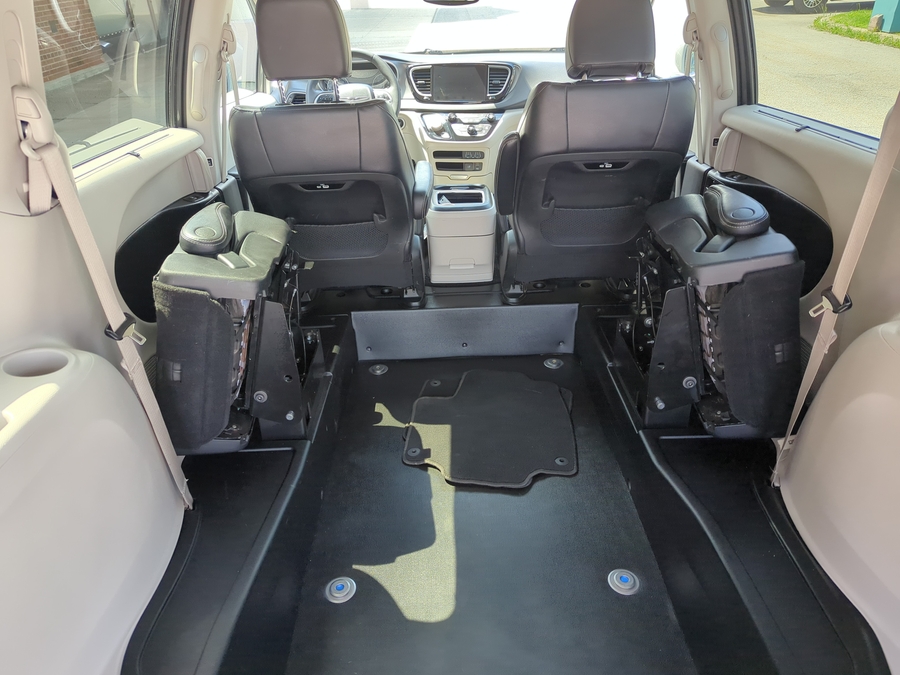Used 2022 Chrysler Pacifica Touring L - BraunAbility Rear Entry Fold Out Manual Ramp