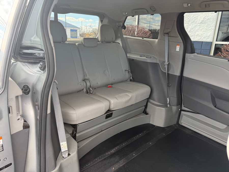 Used 2017 Toyota Sienna XLE Base - BraunAbility Side Entry Entry In Floor Automatic Ramp