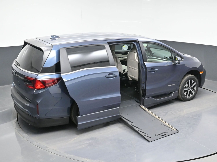 New 2026 Honda Odyssey EX-L - BraunAbility Side Entry Entry In Floor Automatic Ramp