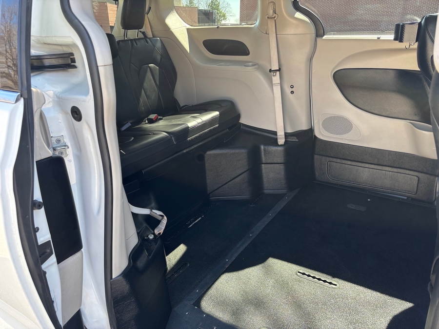 Used 2019 Chrysler Pacifica Touring L - VMI Side Entry Entry In Floor Automatic Ramp