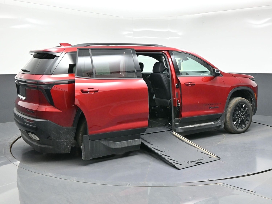 New 2026 Chevrolet Traverse 1LT Midnight Edition - BraunAbility Side Entry In Floor Automatic Ramp