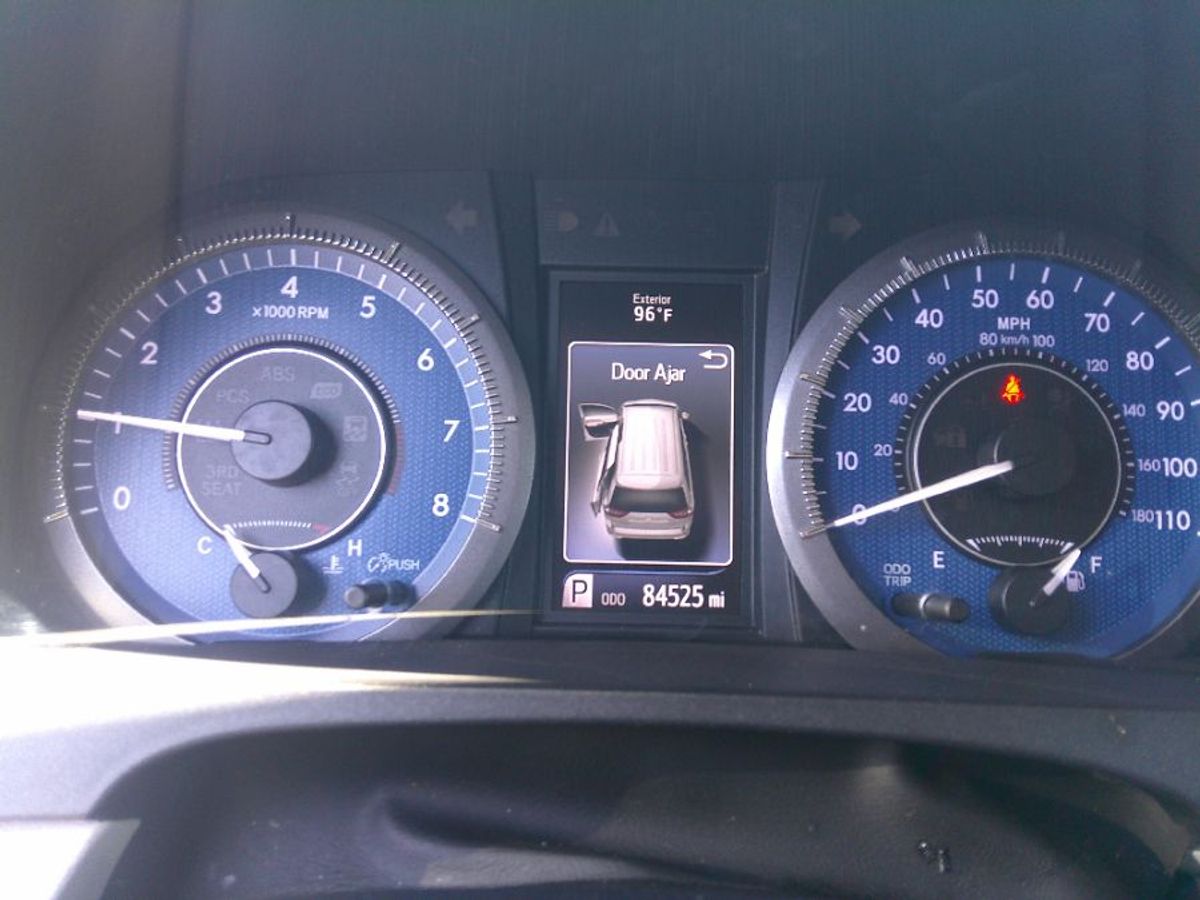 Black Toyota Sienna image number 9
