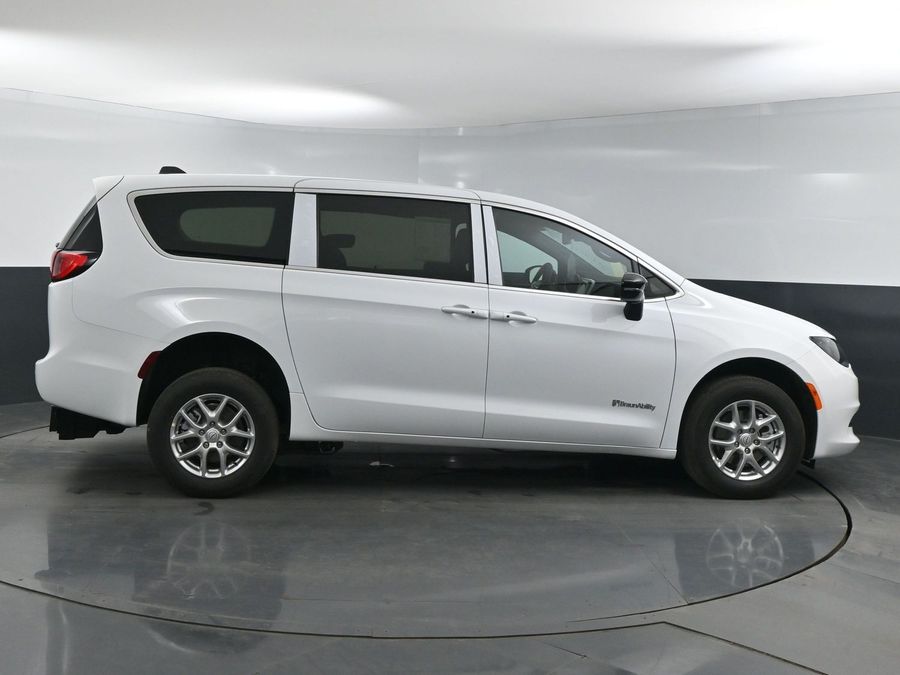 New 2025 Chrysler Voyager LX - BraunAbility Rear Entry Entry Fold Out Manual Ramp