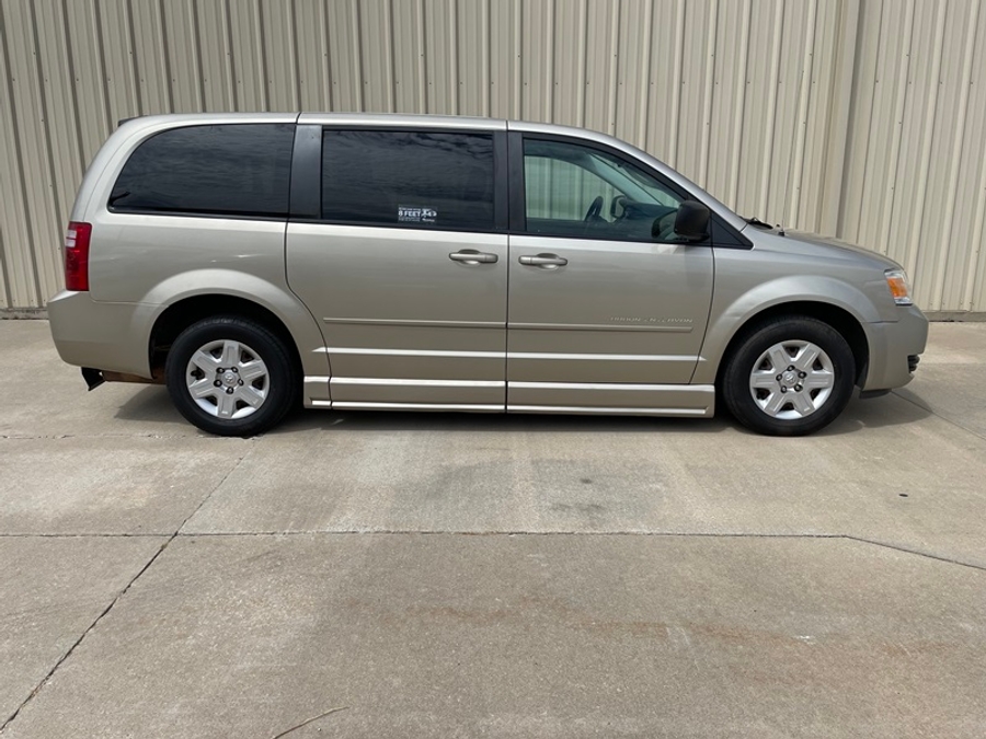 Used 2009 Dodge Grand Caravan SE - BraunAbility Side Entry Fold Out Automatic Ramp