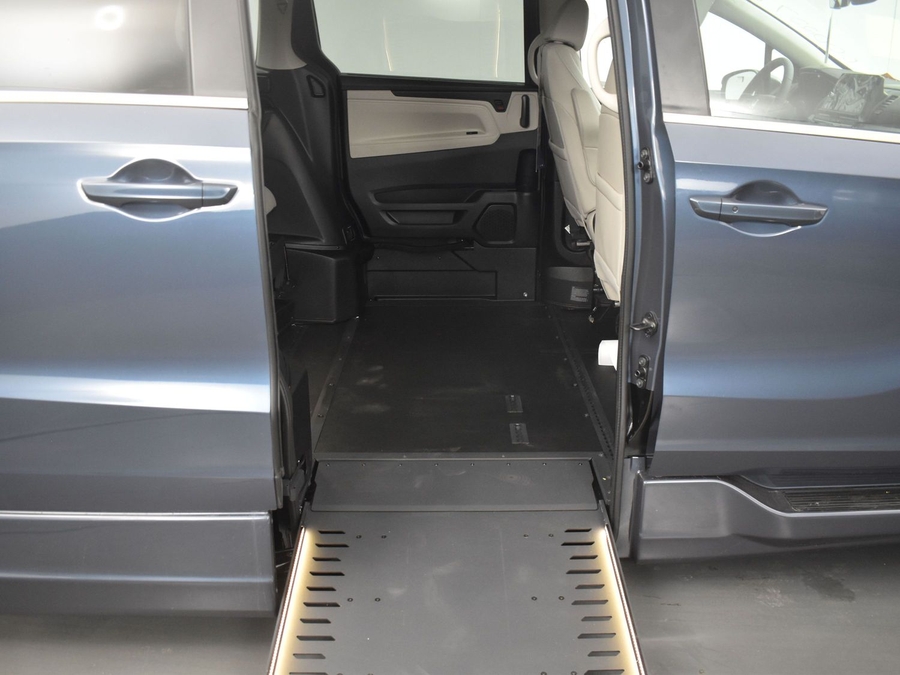 New 2026 Honda Odyssey EX-L - BraunAbility Side Entry Entry In Floor Automatic Ramp