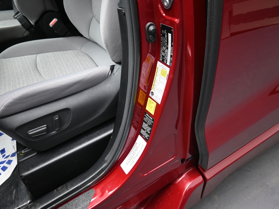 New 2026 Toyota Sienna Hybrid LE - BraunAbility Side Entry Fold Out Automatic Ramp