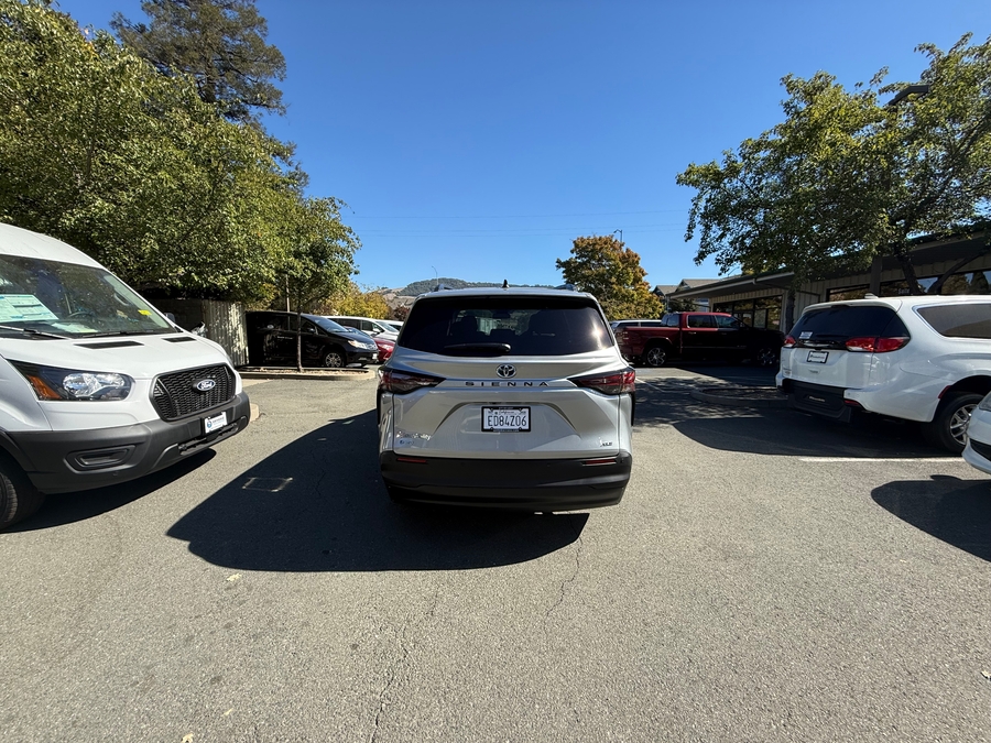 Used 2025 Toyota Sienna Hybrid XLE Plus - BraunAbility Side Entry In Floor Automatic Ramp